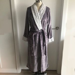 2/$30 Carole Hochman Fuzzy Robe Purple